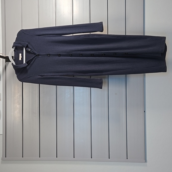 Madewell Button-Front Midi Shirtdress - Picture 2 of 9